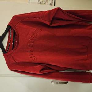 Röd Race Marine tröja i bra skick i storlek L