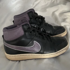 nike skor  - cute nikes som jag köpt på depop