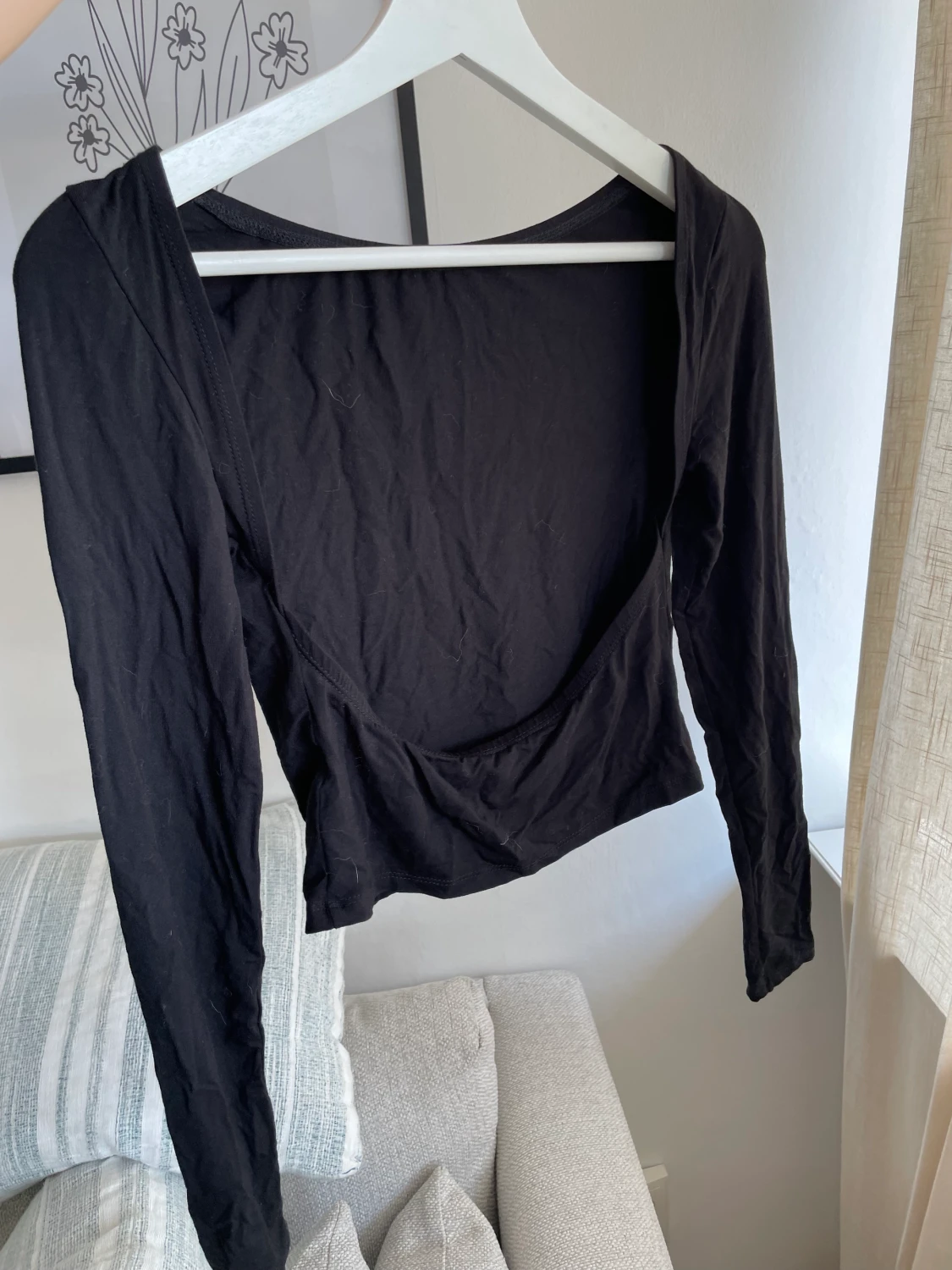 Långärmad topp med öppen rygg