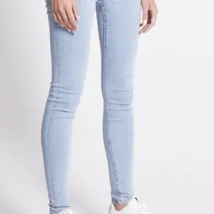 Ljus blå jeans från lager 157 andvända fåtal gånger sitter fint på men är lite små på mig ❤️❤️