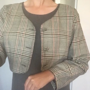 Vintage kavaj  - En snygg rutig kavaj perfekt för hösten Midjekort 