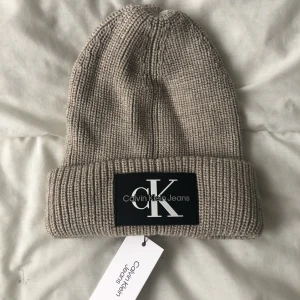 mössa 🤎 - mössa från calvin klein 🤎 lappen är kvar. 