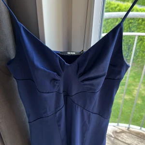 Klänning - Verkligen superfin lång klänning från bok bok ❤️i Xs men passar även S ❤️Rekomenderar för bal och sånt !!❤️☺️