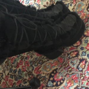 Demonia skor - Intressekoll på mina fina demonias Camel-311,  inga syngliga fel på dem, skriv för mer bilder