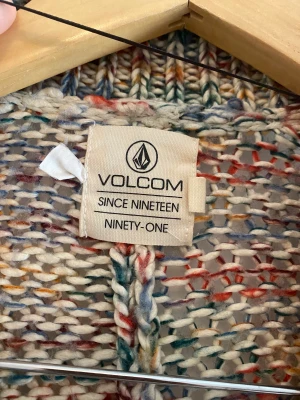 Kofta - Kofta från volcom i fina färger.