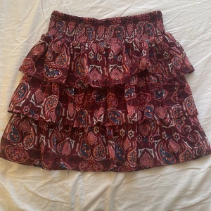 kjol - Jättefin volangkjol!!