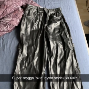 Skinn byxor  - Ett par skit snygga skinnbyxor 