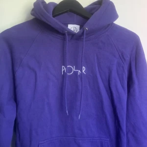 Polar skate hoodie - väldigt fin men tyvvär för liten för mig :(