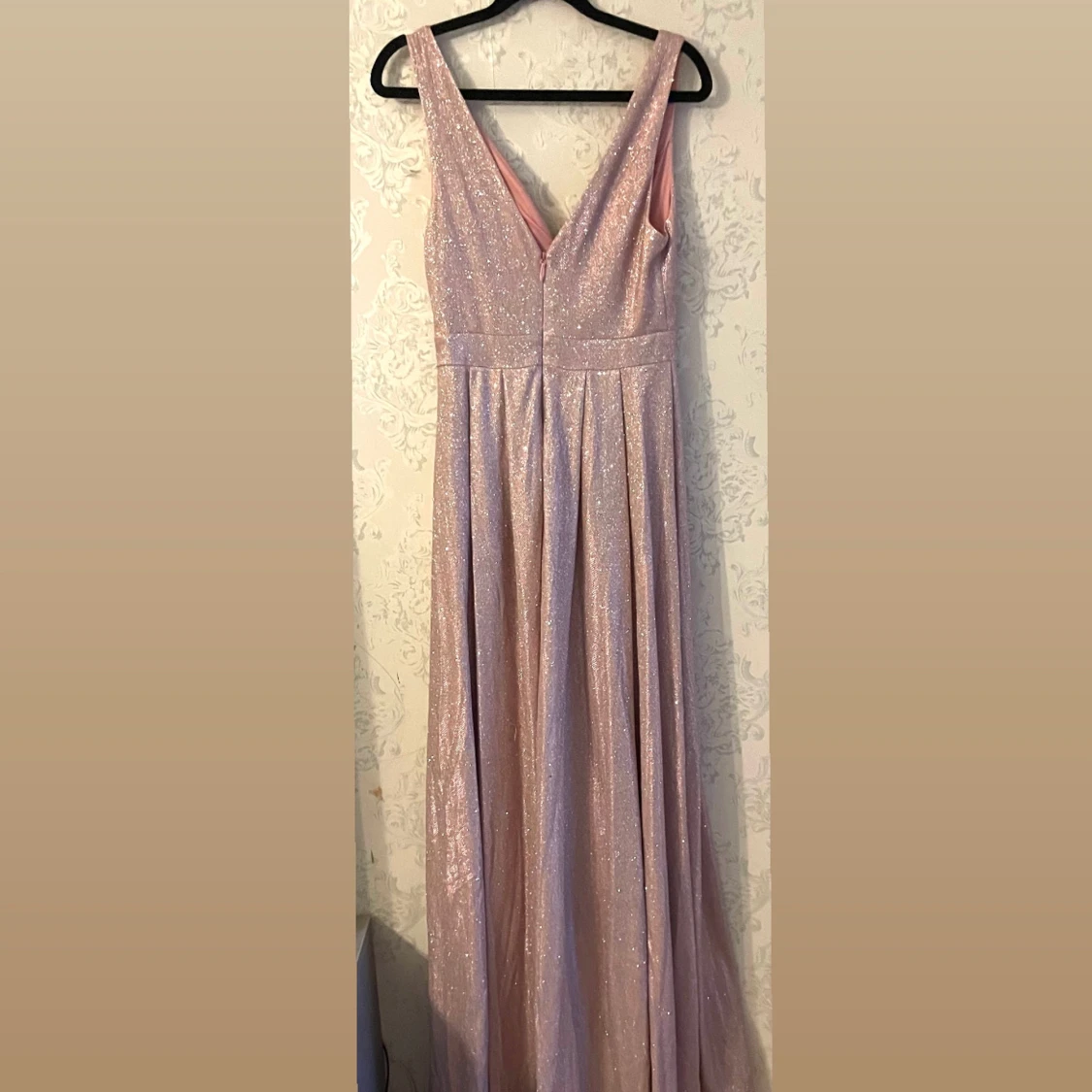 Oanvänd Lång klänning rosa/glitter med litet släp - 90