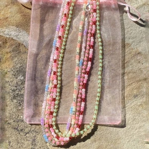 Pärlhalsband  - Olika halsband i olika färger! 65kr/st🤍