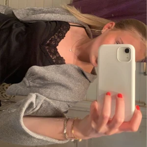 Kofta - Söt grå glittrig kofta 