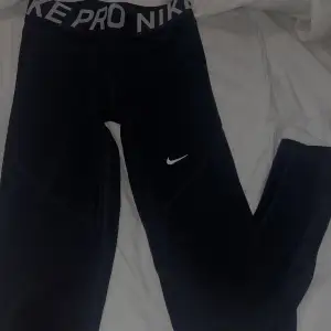 Nike träningstights, använd fåtal gånger strl S
