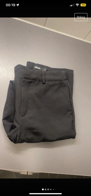 Bikbok kostymbyxor  - Säljer dessa då dem inte passade mig. Alltså helt nya!