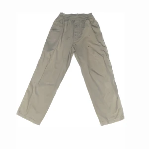 Polar skate surf pants  - Polar surf byxor i ok skick. Har färgfläckar på benet men de är inte så stora. Säljer för att de är för små på mig. 