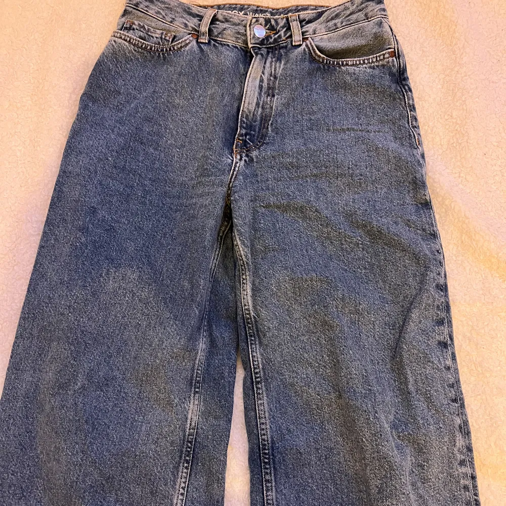 Ett par superfina baggy jeans från Carlings som jag säljer då de är för stora på mig. (Nypris 599kr). Jeans & Byxor.