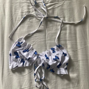 Söt bikinitopp - Storlek S men passar inte mig med C kupa! Från shein, knappt använd!