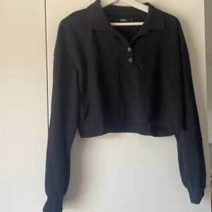 Topp - Snygg topp från bikbok. Aldrig använd så jättebra skick.