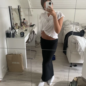 Lång zara kjol - Low waist, jättefin, ribbad kjol