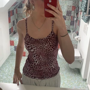 Leopard linne  - Rosa vit svart linne 