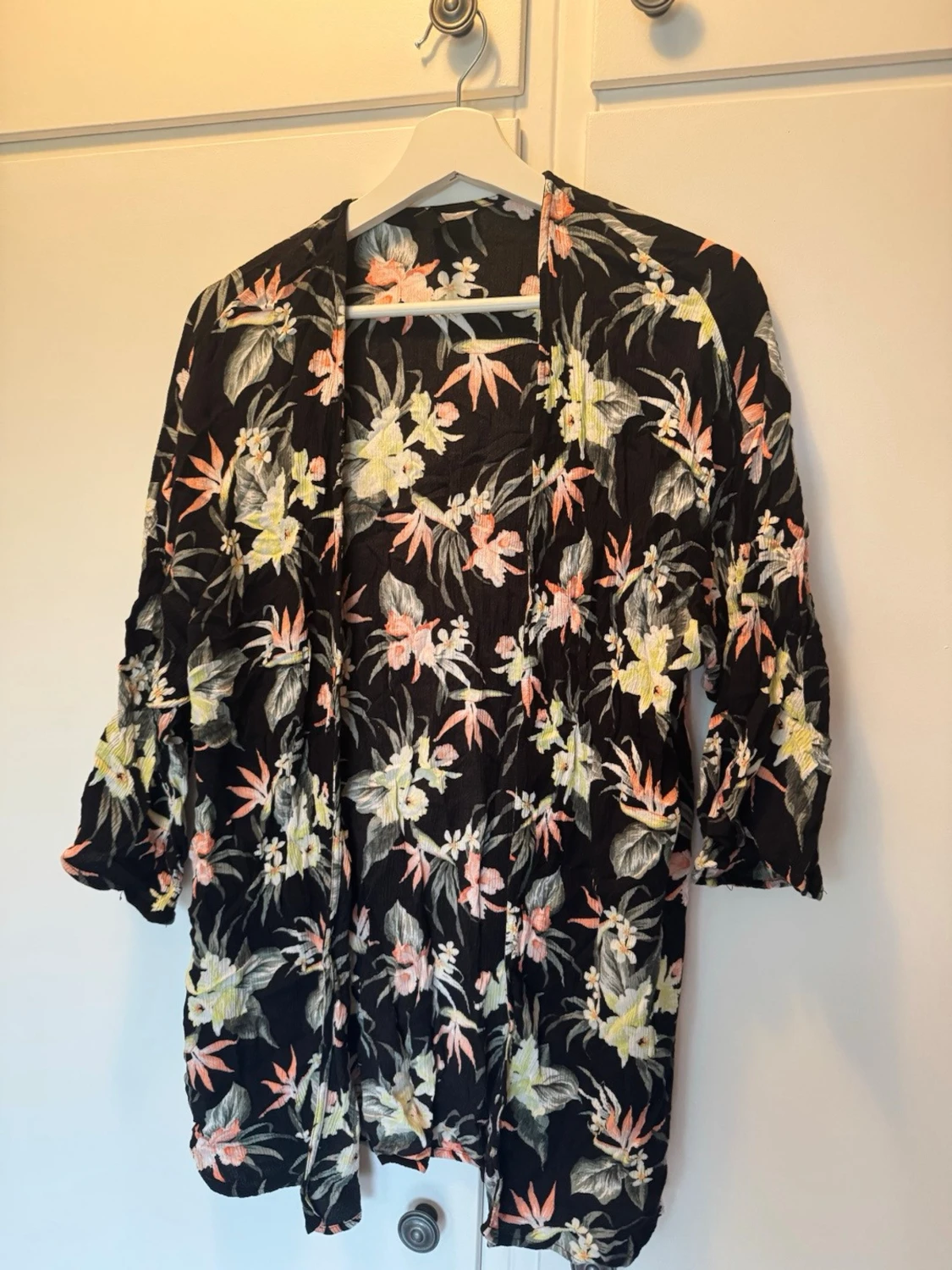 Blommig svart kofta från H&M Divided