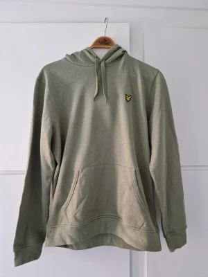 Lyle & Scott herr hoodie/ tjocktröja strl L - Knappt använd, strl L