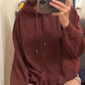 Vinröd hoodie - Vinröd hoodie loose fit