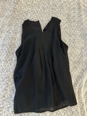 Blus - Svart blus/Linne