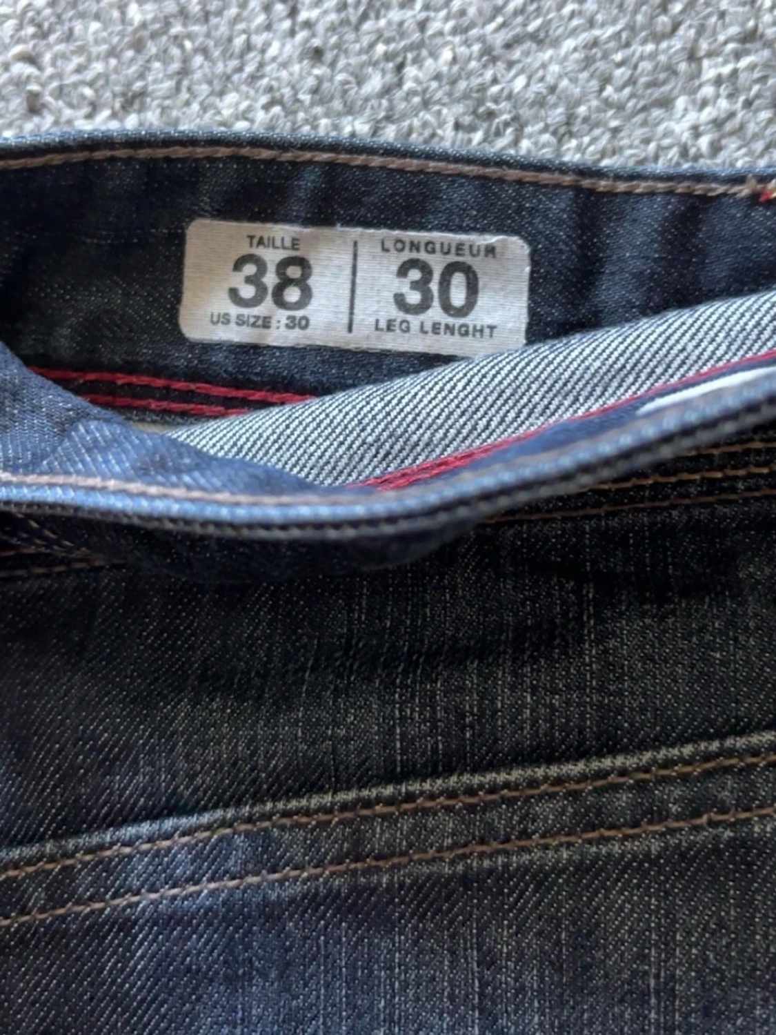 Mörkblå raka jeans med kontrastsömmar - 2