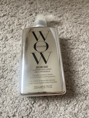 Color Wow Dream Coat hårspray - Jag säljer Color Wow Dream Coat Supernatural Spray. Säljer för att ja nt använder längre och ja har endast använt den max 5 gånger. Pris kan diskuteras vid snabb affär💞