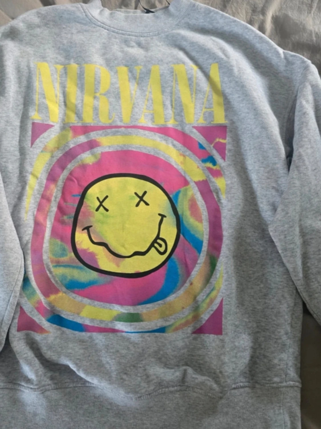 Grå Nirvana sweatshirt med tryck