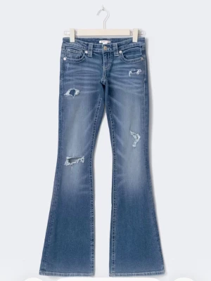 Blåa flared jeans från Gina - Har knappt använt dom så säljer dom då bara, pris kan diskuteras!🤍
