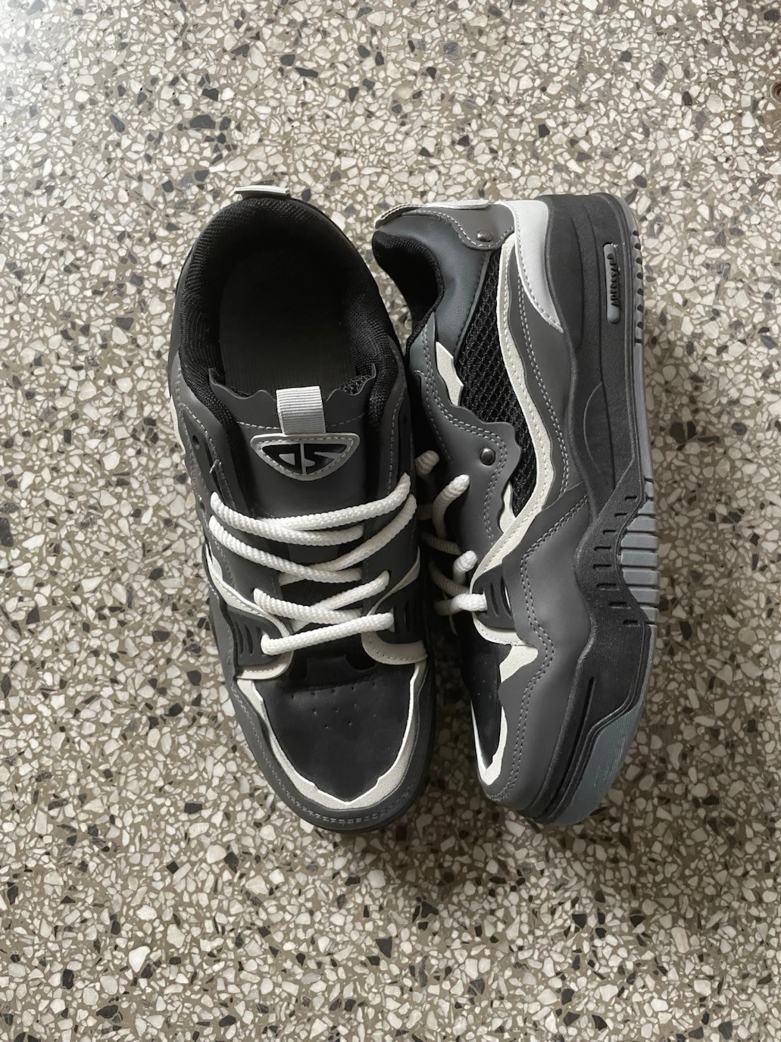 Svarta och grå chunky sneakers