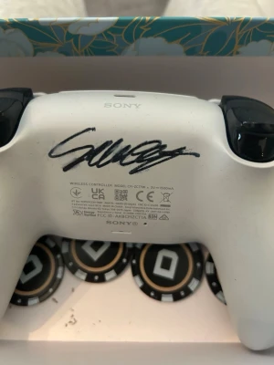  MrSavage signature  - Har bevis att den är äkta fick den 2024 22 november 