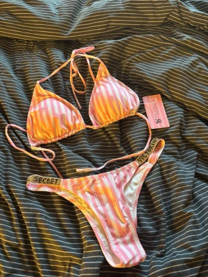 Helt oanvänd bikini  - Supersnygg bikini som är helt oanvänd, köpt i Turkiet så inte äkta men därav priset!