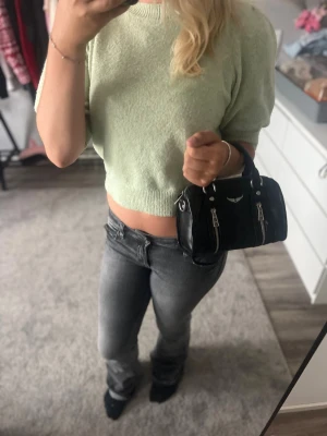 Topp från vero Moda - Topp från vero Moda använt 2-3 gånger🌸