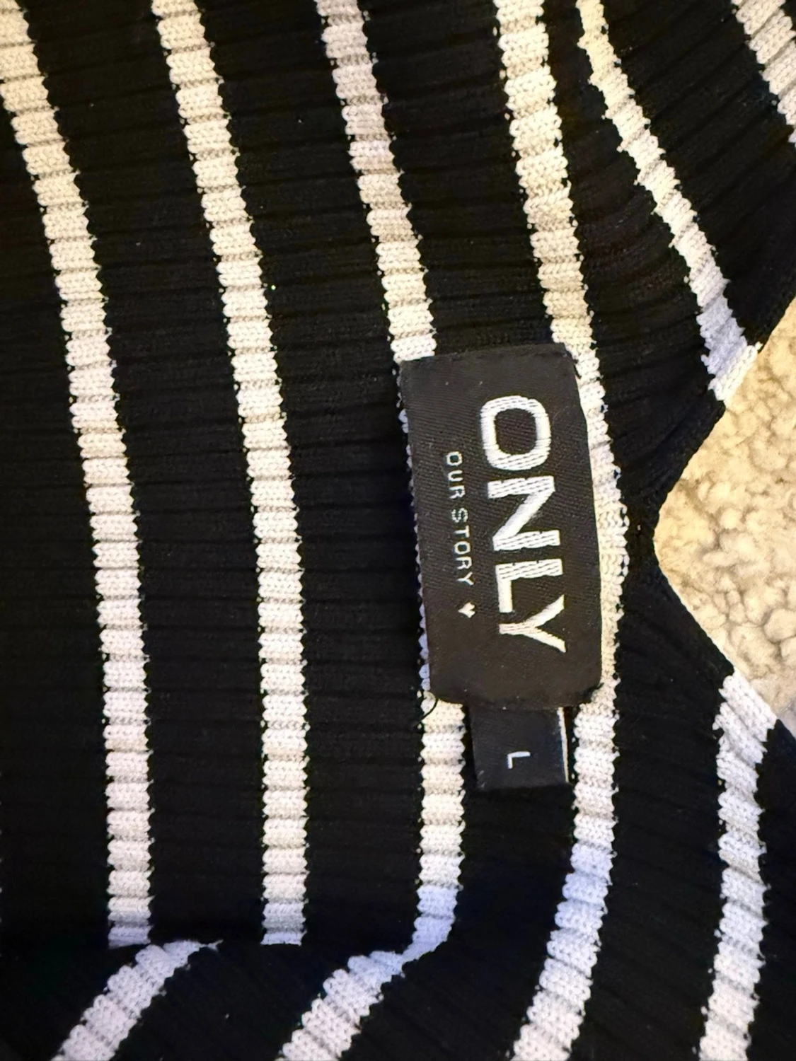 ONLY Randig offshoulder topp svart/vit - 3