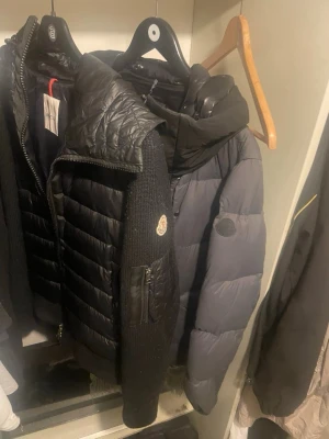 Moncler Cardigan - I bra skick, pris kan diskuteras.