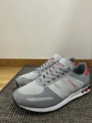 Adidas La Trainers🩶 - Dm vid intresse!🤟🏾 Lägg bud🤞🏾