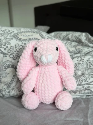Virkad kanin🩷 - En söt mjuk virkad kanin🩷🐰