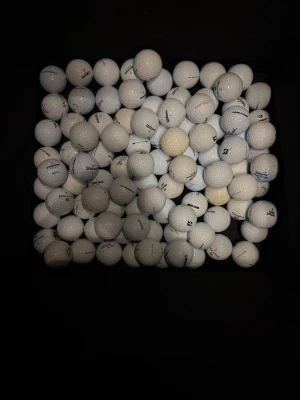 100 st Florida bollar - Säljer 100 st fina Florida bollar. Bollarna är blandat med A och B klass bollar. Märkena är allt ifrån Wilson, Bridgestone, Topflight, spalding mm. Perfekt för dig som behöver många bollar för ett bra pris. Hör bara av er vid minsta fundering!