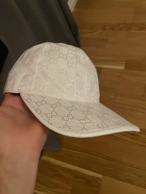 Vit gg keps riktigt fett - Vit gg keps