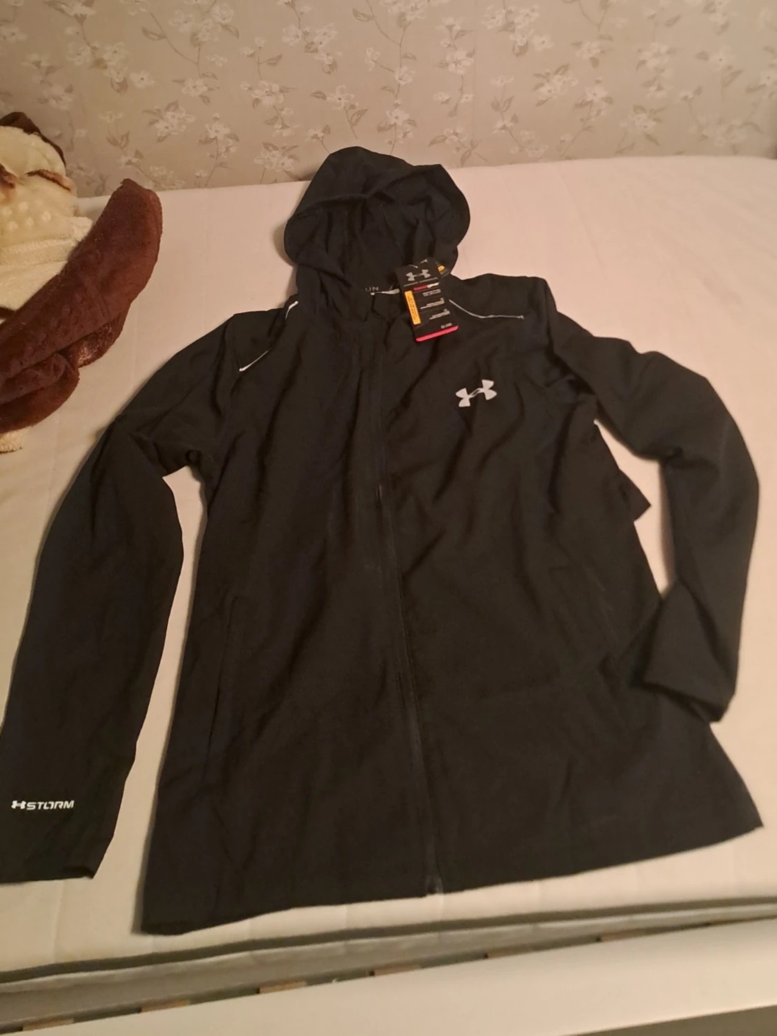 Svart vindjacka från Under Armour - 1