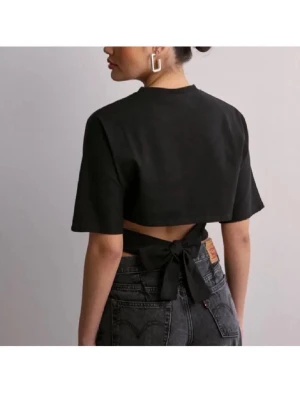 Knyt tröja från Nelly  - Jätte bra skick, fick i present men kom inte till användning annars super snygg topp!