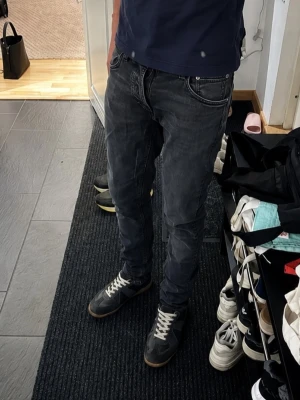 Nudie grim trim  - Fint skick! W30, L32 Hör av dig vid frågor! 