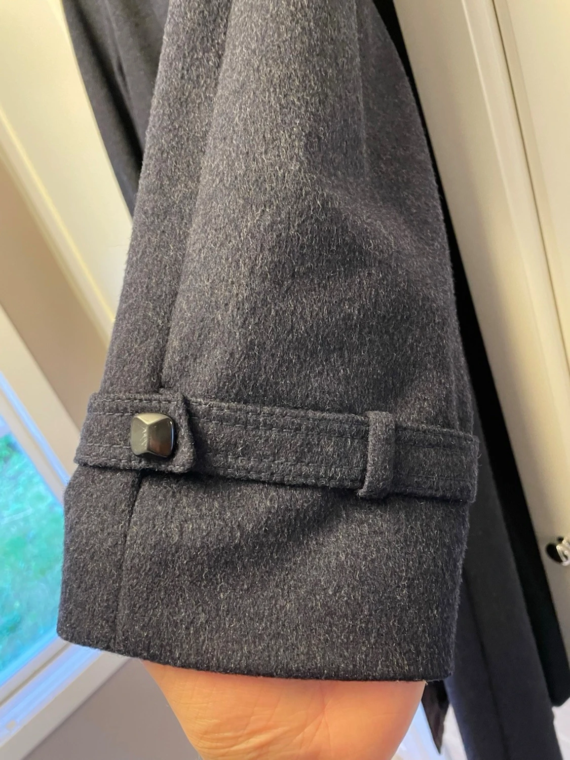 Mörkblå lång ullkappa med bälte från Pischl - 6