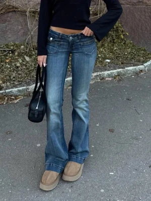 Low rise Nelly jeans  - Säljer dessa snygga lowrise jeansen från Nelly! 36/tall nypris 699kr