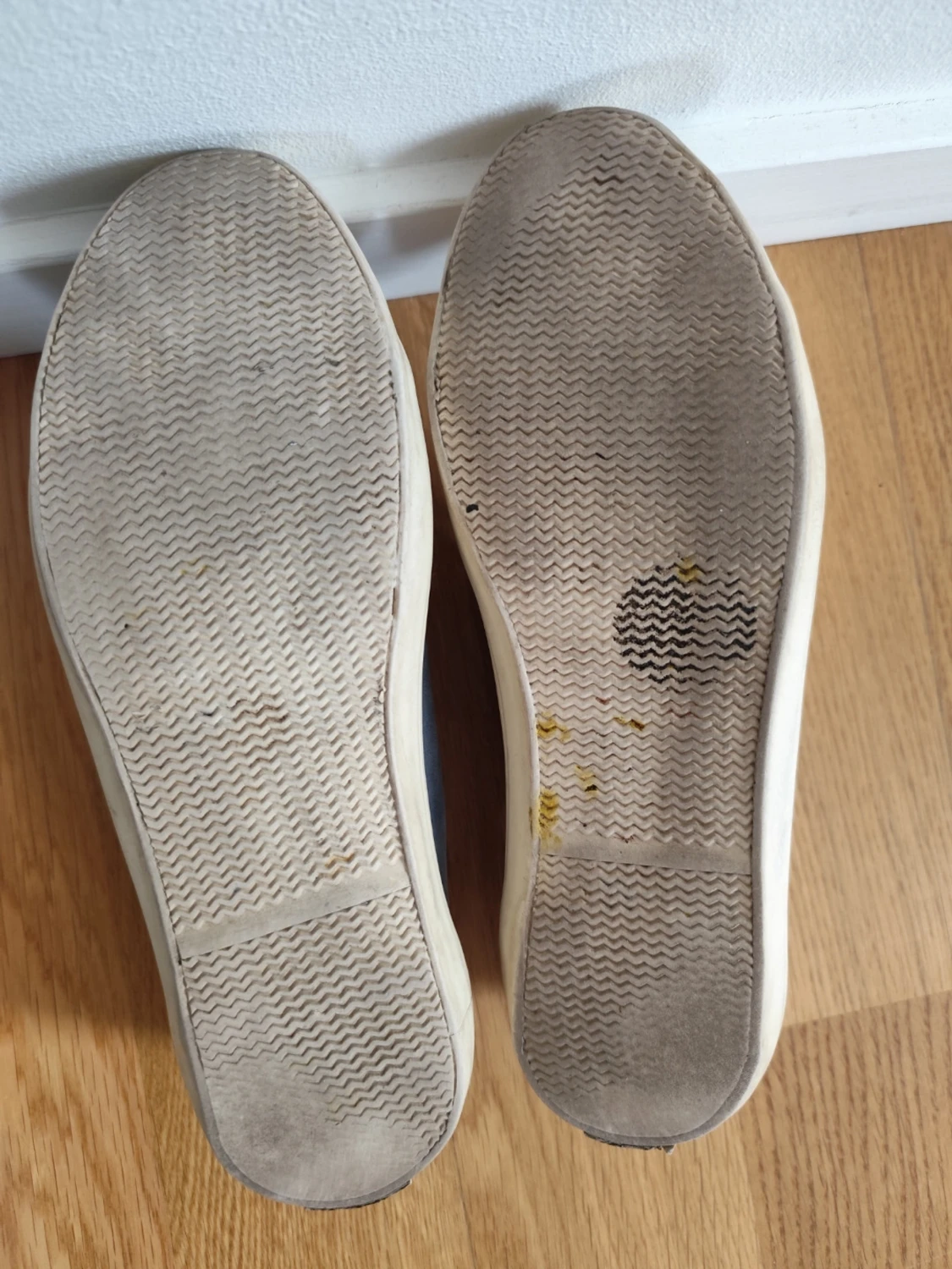 Blå sneakers med bruna skosnören - 4
