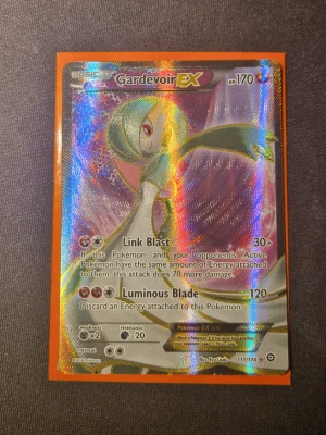 Pokémon Gardevoir EX Full Art 111/114 – Steam Siege (2016) Near Mint - Gardevoir EX Full Art 111/114 från XY: Steam Siege (2016). -Full Art Ultra Rare -Repigt på baksidan -Knappt någon whitening (se bilderna) -Ograderat