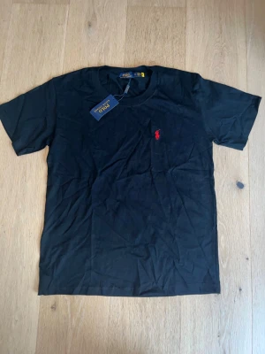 Polo Ralph Lauren T-shirt  - Black PRL T-shirt. Brand new Size M