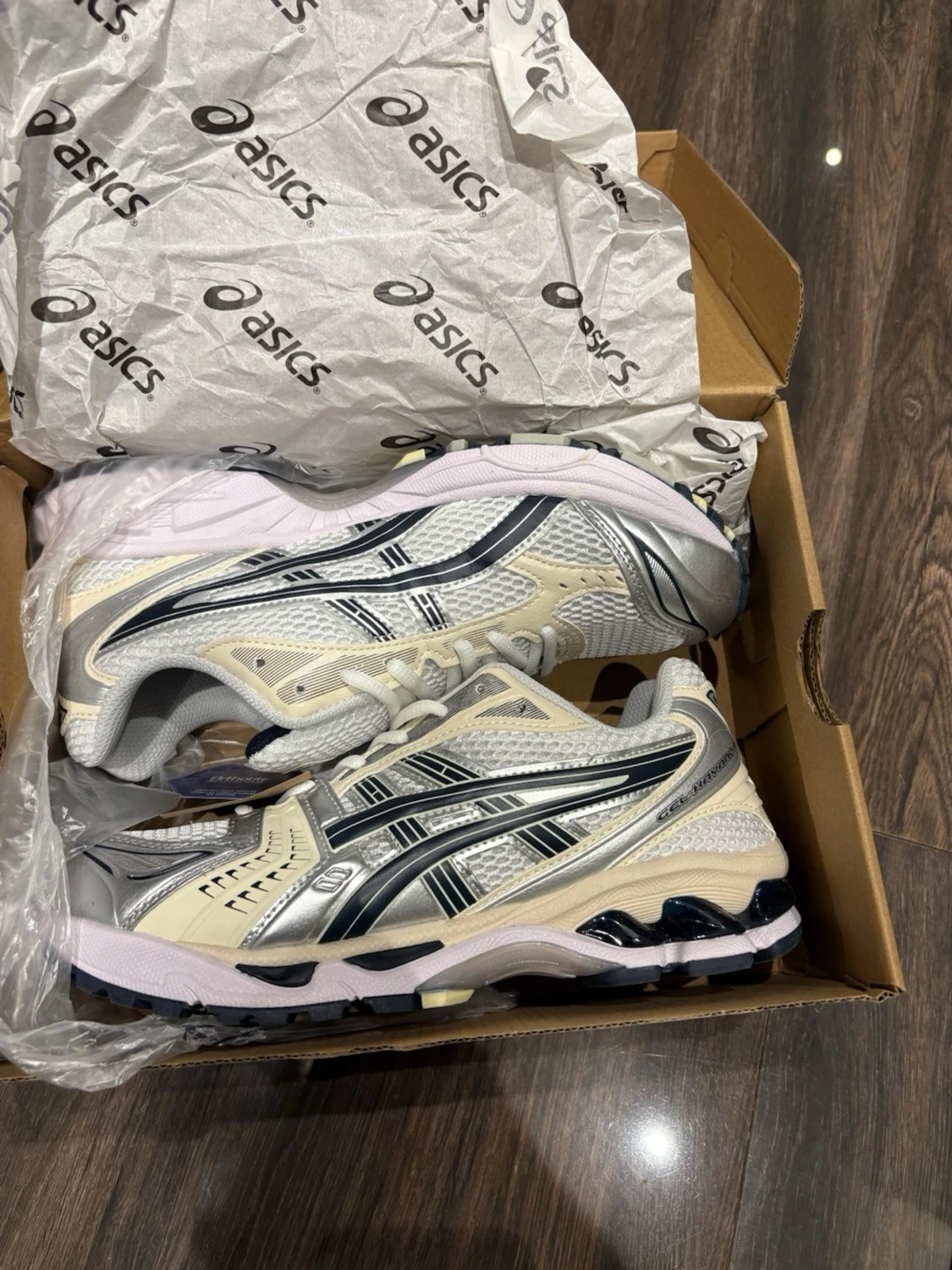 Asics Gel-Kayano 14 storlek 44 - 3
